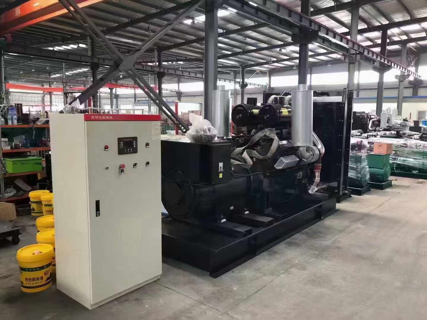 元宝柴油发电机运行时的噪音和振动水平如何？